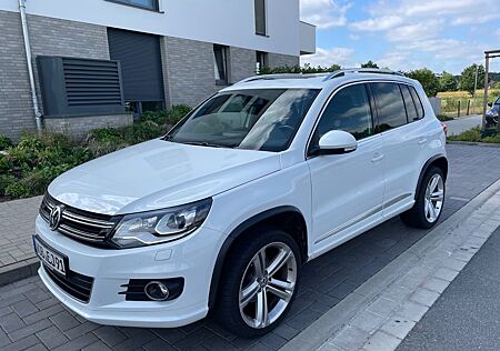VW Tiguan Volkswagen 2.0 TDI 130kW 4MOT BMT Sport & Style ...