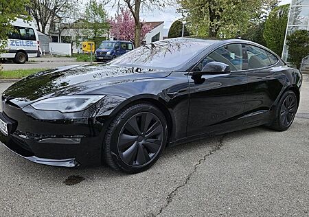 Tesla Model S Allradantrieb mit Dualmotor -