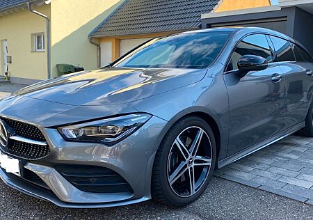Mercedes-Benz CLA 200 Shooting Brake AMG LINE
