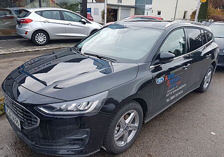 Ford Focus Turnier Titanium MHEV
