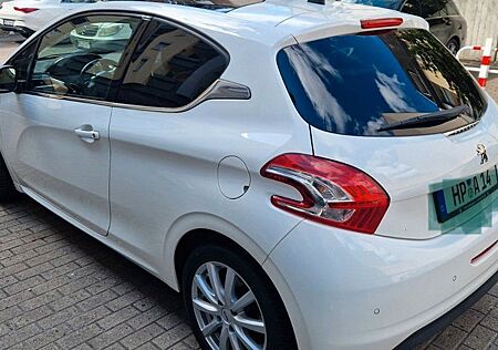 Peugeot 208 1.6 Allure 120 VTi Allure