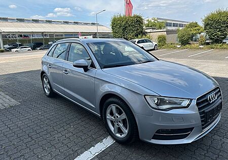 Audi A3 Sportback Lim. ambiente/clean diesel/Navi/MP3