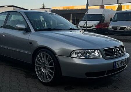 Audi A4 1.8 T -