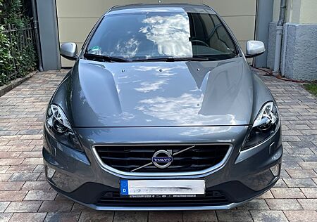 Volvo V40 T2 Kinetic/13500 km/R-Design+Business-Paket