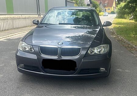 BMW 320i TÜV 6/26