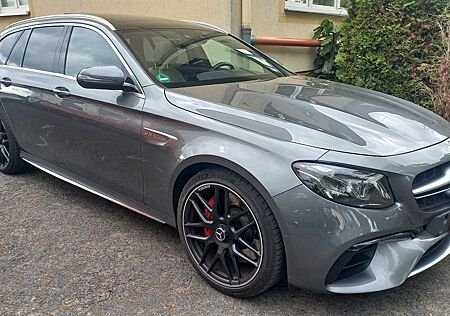 Mercedes-Benz E 63 AMG 4,VOLL,Pano,Burmester,360,Luft,