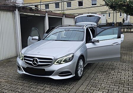 Mercedes-Benz E 220 BlueTEC BE T Edition AVANTG. Auto. Edi...