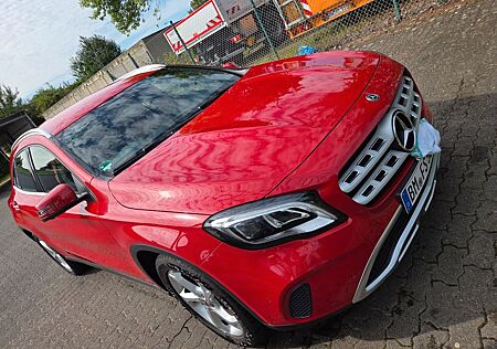 Mercedes-Benz GLA 200 ,Modell 2019, Urban , 360*-Kamera,