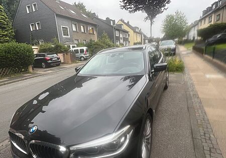BMW 530i Touring A -