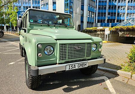 Land Rover Defender 110 Heritage Edition | 2.2 TD4 | SHZ 7Sitze