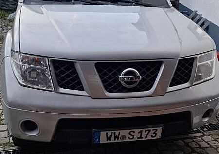 Nissan Pathfinder 2.5 dCi DPF LE LE