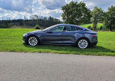 Tesla Model S P90D P