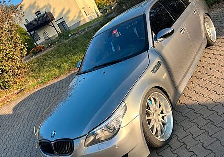 BMW M5 E60 V10 HEAD UP 20ZOLL