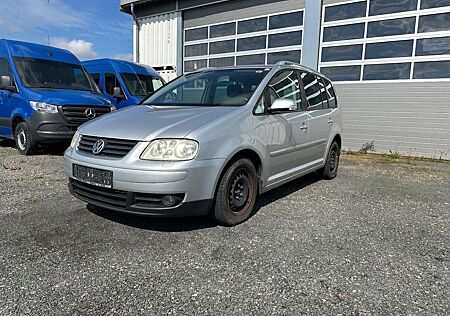 VW Touran Volkswagen Highline *DSG*