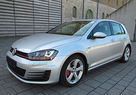VW Golf Volkswagen VII Lim. GTI Performance BMT Xenon Navi PDC