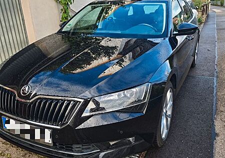 Skoda Superb 2.0 TDI SCR 140kW DSG Style Combi Style