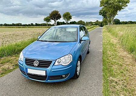 VW Polo Volkswagen 1.4 AUTO BASIS Basis