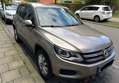 VW Tiguan Volkswagen 2.0 TSI 4MOTION Tiptronic Track & Fie...