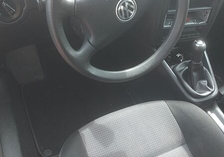 VW Golf Volkswagen 1,6 FSI