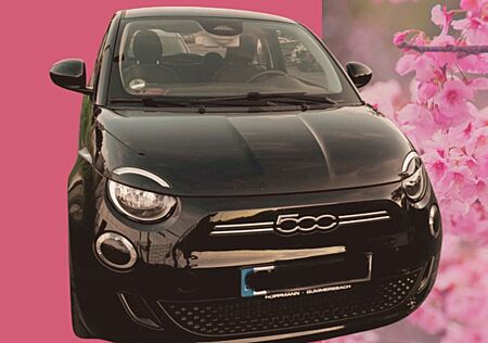 Fiat 500E (RED) stylisch, elektrisch, city-ready