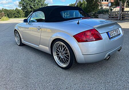 Audi TT Roadster 1.8T quattro 165 kW 224PS