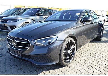 Mercedes-Benz E 300 Hybrid Avantgarde Panorama SHD Kamera Nav