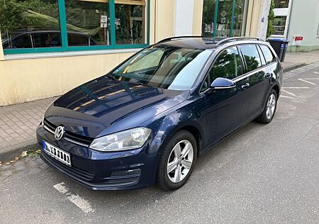 VW Golf Volkswagen 1.6 TDI BMT Comfortline *NAV*TS*HZ*PARKASS*