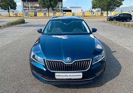 Skoda Superb Combi Style,Xenon,Leder,Navi,PDC.