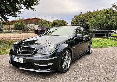 Mercedes-Benz C 63 AMG AMG Performance Package