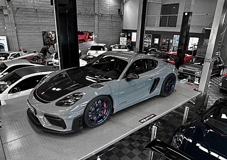 Porsche Cayman GT4 RS