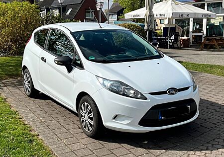 Ford Fiesta | Scheckheft | Rentnerfahrzeug | TÜV NEU