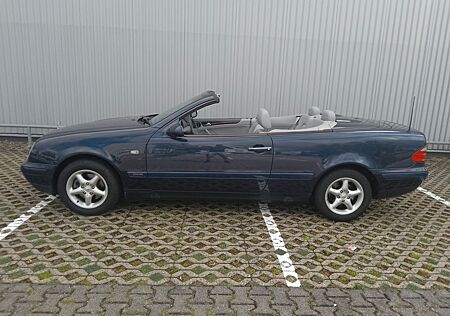 Mercedes-Benz CLK 200 Cabrio Elegance 1 Hand Top ! TüV 27