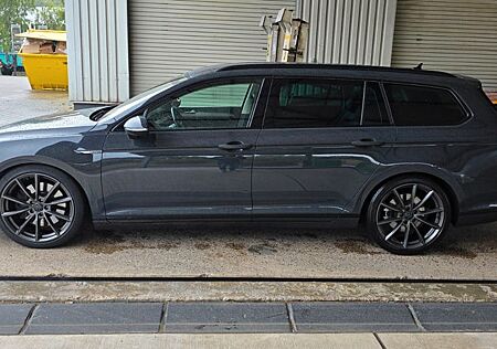 VW Passat Variant Volkswagen Passat 2.0 BI TDI ACC*DCC*DSG*AHK 4MOTION