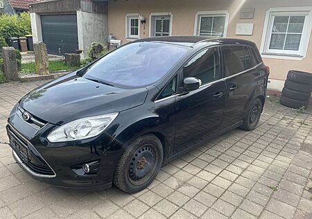 Ford Grand C-Max 2,0TDCi 103kW Titanium Titanium