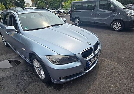 BMW 318i Touring -