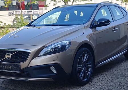 Volvo V40 Cross Country Summum Vollscheckheft