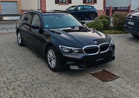 BMW 318d Advantage Navi/LED/Spurha./AHK/1-Hand