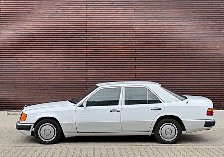 Mercedes-Benz E 200 / W124 / Schalter / Sehr gepflegt!