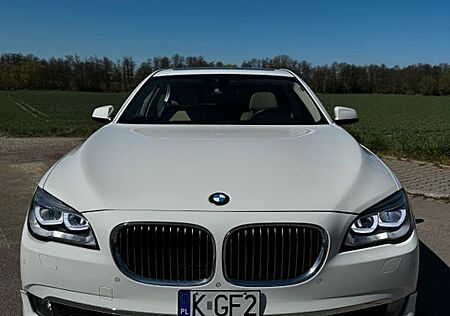 BMW 740i -