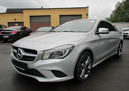 Mercedes-Benz CLA 220 CDI Klima Alu Navi PDC Xenon Panorama