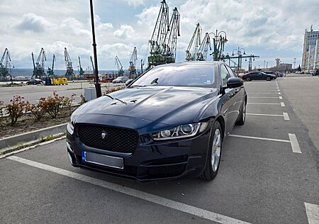 Jaguar XE 25t Prestige Automatic