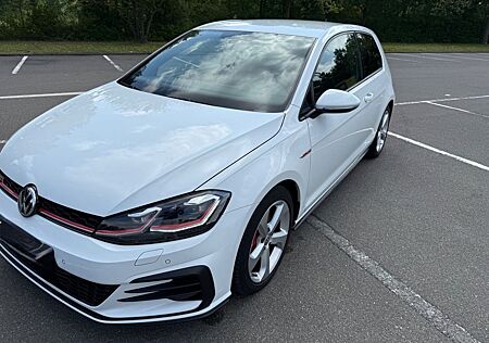 VW Golf Volkswagen 2.0 TSI DSG GTI Performance GTI Performance