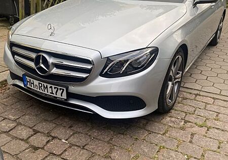 Mercedes-Benz E 220 d T Autom. -
