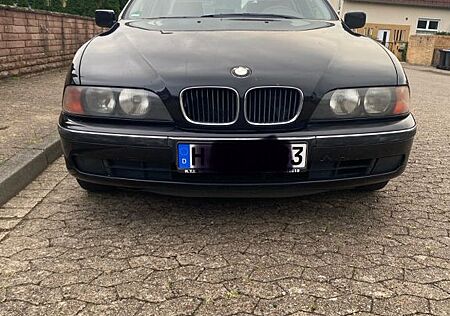 BMW 520i