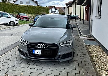 Audi A3 Sportback 35 TFSI S line - Quantumgrau