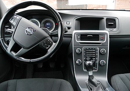 Volvo V60 D5 - 215PS - Scheckheftgepflegt,