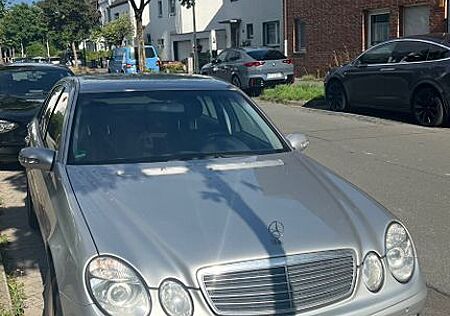 Mercedes-Benz E 200 KOMPRESSOR AVANTGARDE Avantgarde