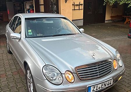 Mercedes-Benz E 320 4MATIC CLASSIC Classic