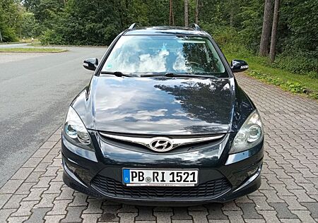 Hyundai i30 CW 1.6 CRDi 66 kW FIFA WM Edition FIFA W...
