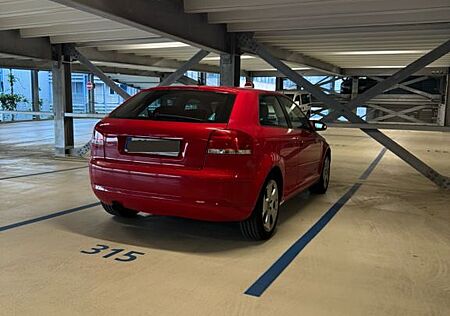 Audi A3 1.6 PDC/ Schiebedach/ Sitzheizung/ Klimaaut.